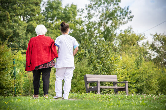 Assistance personne ag&eacute;e, maison de retraite