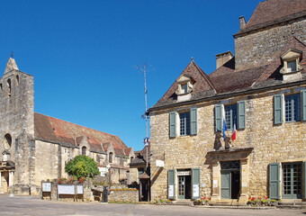Fototapeta na wymiar Royal Bastide of Domme and medieval town of Périgord Noir. Tourist Office and Town Hall. Former Governor's Residence