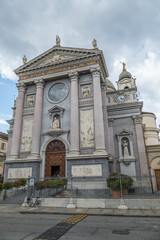 Fototapeta na wymiar The Basilica of Maria Ausiliatrice in Turin