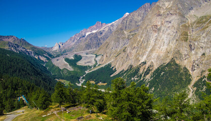 Fototapeta na wymiar Italian Alps landscape