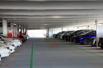 空港の立体駐車場