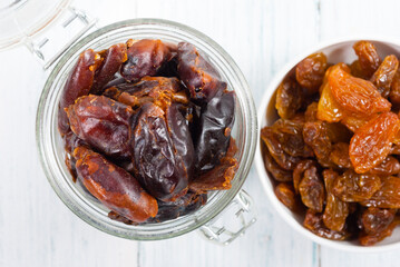 raisin and sun dried date fruits