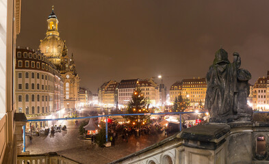 Weihnachtsmarkt an der Frauenkirche, Dresden