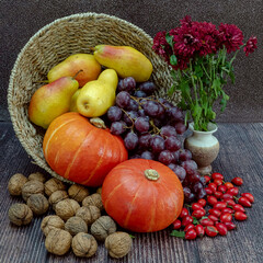 Still life with gifts of autumn