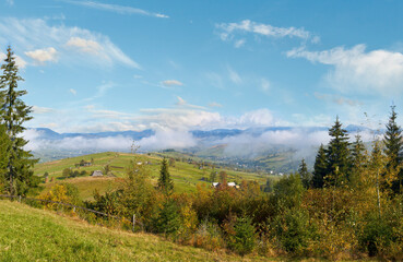 Fototapeta na wymiar Beautiful autumn morning near Carpathian village outskirts (Carpathian mountain, Ukraine).