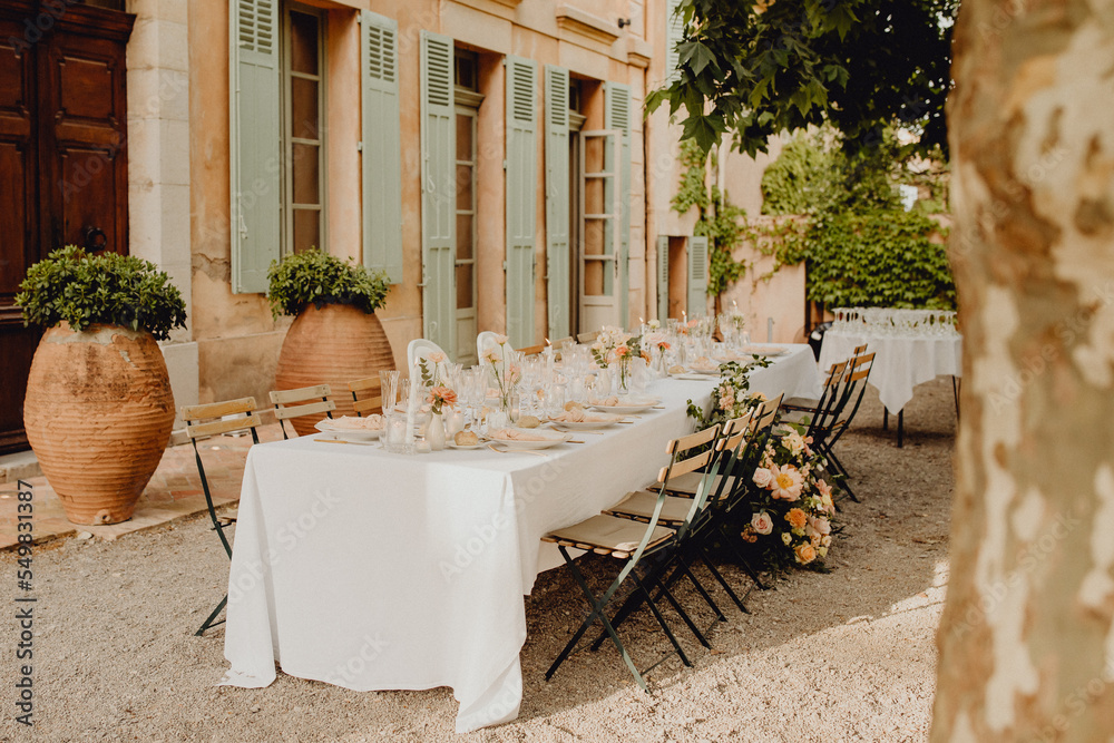 Wall mural Réception de mariage en Provence