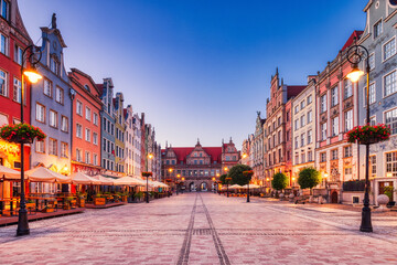 Fototapeta premium Old Square with Swiety Duch Gate in Gdansk at Dusk, Poland