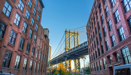 Manhattan Bridge through the eyes of Brooklyn - obrazy, fototapety, plakaty