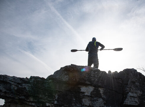ready to paddle sun in the rock silo