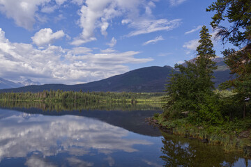 Obraz premium Pyramid Lake on a Summer Morning