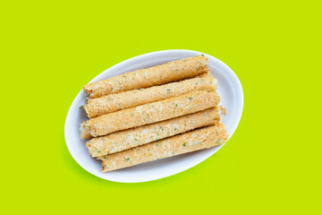 Crispy egg rolls with seaweed