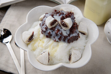 Bingsoo with rice cake on top