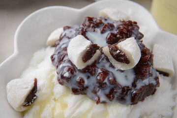 Bingsoo with rice cake on top