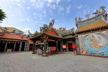 Puji Temple (a Taoist temple with ornate rooftop carvings) in Tainan, Taiwan