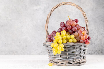 Fototapeta premium Ripe grape in basket