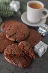 sweet christmas chocolate chip cookies