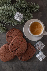 sweet christmas chocolate chip cookies