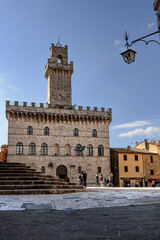 Obraz premium Palazzo Comunale on the Piazza Grande in Montepulciano in the Val d'Orcia in Tuscany, Italy.