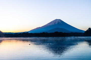 精進湖からの富士山