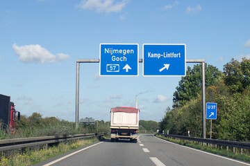 Autobahnwegweiser BAB 57, Nijmegen, Goch, Kamp-Lintfort
