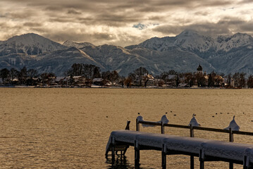 Chiemsee Winterstimmung mit Blick auf die Fraueninsel