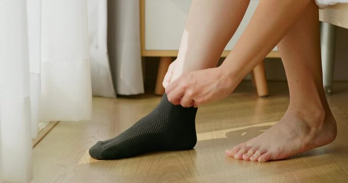 woman wear sock