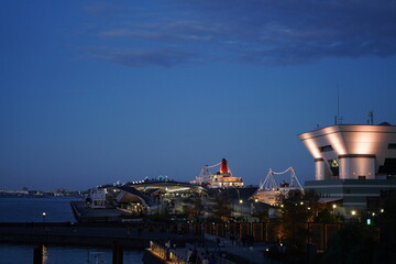 Fototapeta premium 大さん橋、横浜、夜景、日本、港、空、