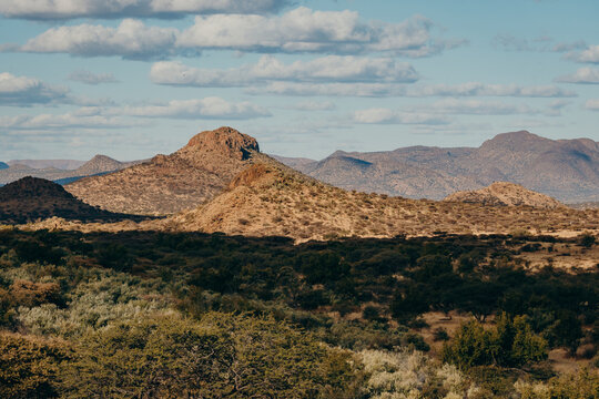 Panorama der Khomas Hochlandsavanne in der N&auml;he von Windhoek im namibischen Winter