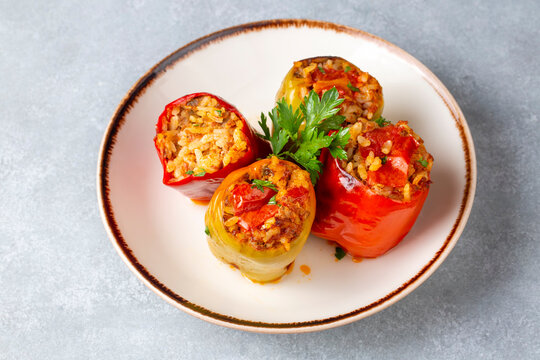 Traditional Turkish foods; Stuffed pepper (etli biber dolmasi)