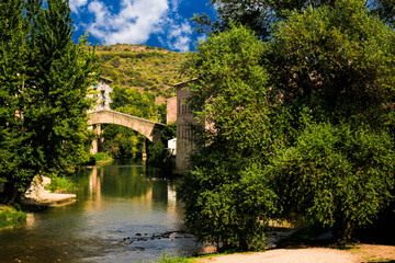 Fototapeta na wymiar Puente viejo en Estella, Navarra, España Old bridge in Estella, Navarra, Spain
