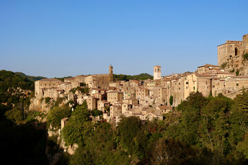 Fototapeta na wymiar Sorano is a town and comune in the province of Grosseto, southern Tuscany. It as an ancient medieval hill town hanging from a tuff stone over the Lente River. Italy.