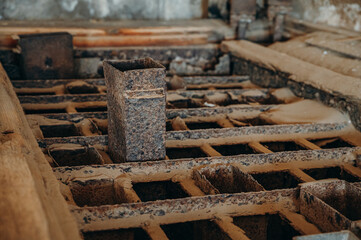 Close Up - Alte verrostete Eismaschine in der Geisterstadt Kolmannskuppe (Namibia)
