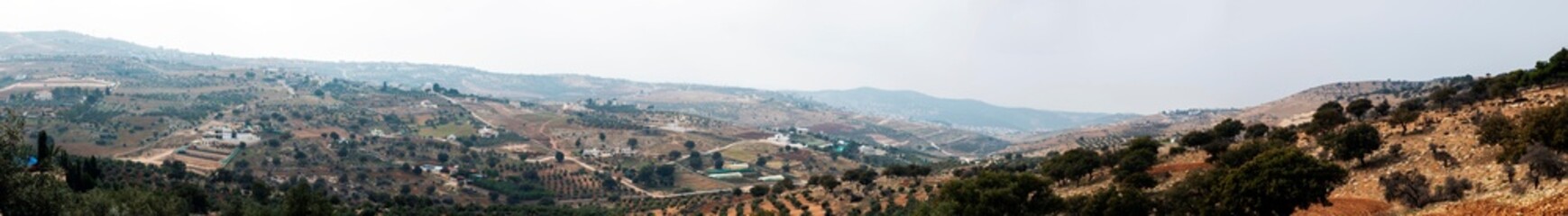 Fototapeta na wymiar Salhoob and kamshah mountains- Jordan- جبال سلحوب والكمشة- الاردن
