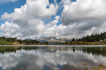 Fototapeta na wymiar Jezioro Colbricon. Włochy - Dolomity