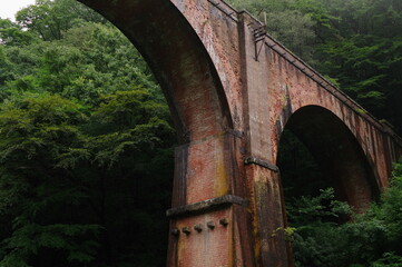 レンガ造りの橋