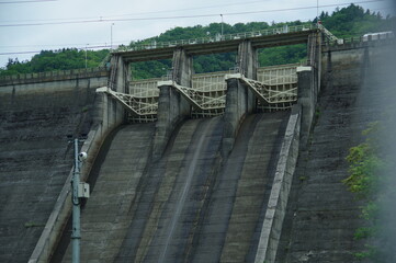 壮大なスケールのダム