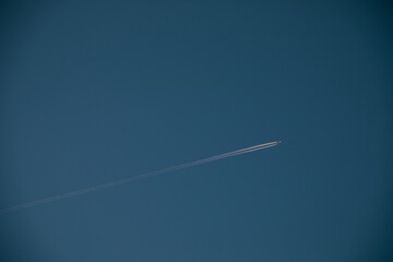 飛行機雲　Contrail 
