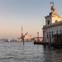 Venezia. Veduta da Punta della Dogana da Mar sul Canal grande verso l'Isola di San Giorgio maggiore al tramonto