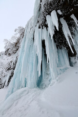 氷柱と氷瀑　刻が止まる