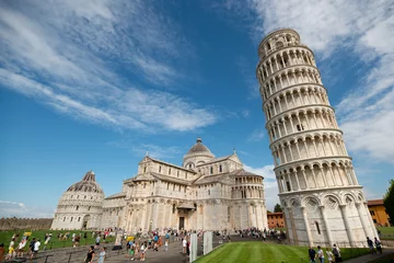 Afwasbaar Fotobehang De scheve toren The Square of Miracles or Piazza dei Miracoli in Pisa with the Leaning Tower of Pisa, the Cathedral and Baptistery - Pisa, Italy.