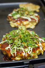 ホットプレートで作るお好み焼き