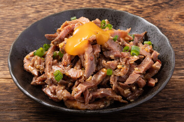 ユッケ風ローストビーフ