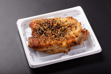 スパイシーローストチキン　(黒・白胡椒)