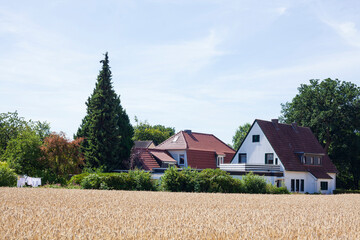 Wohnhäuser, Einfamilienhäuser, Wohngebäude, Acker, Osterholz-Scharmbeck, Niedersachsen, Deutschland