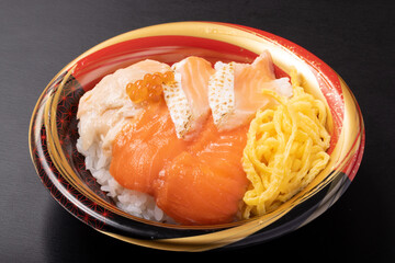 2種サーモン食べ比べ丼