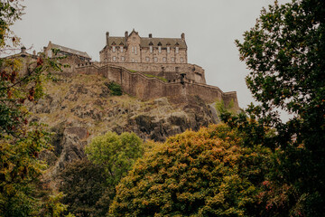 Fototapeta na wymiar Edinburgh Scotland: 19th Oct 2022: Edinburgh Castle in the City during Autumn