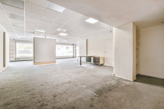 Spacious empty room