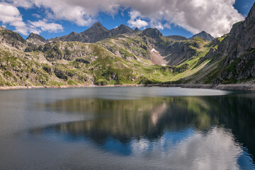Fototapeta na wymiar Landscape view at Lac d'Artouste in Pyrenees Orientals mountains in France 