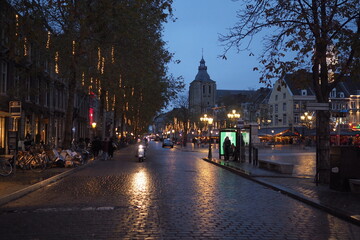 Fototapeta na wymiar street in the evening