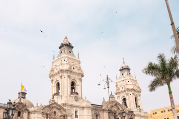 Fototapeta premium Cathedral of Lima, with birds, historical center of Lima, Peru